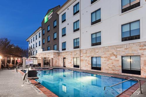 holiday inn express and suites del rio by ihg