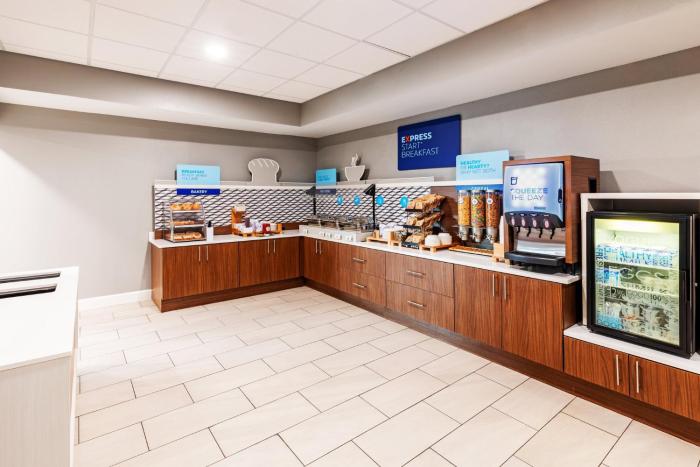 holiday inn express and suites del rio by ihg