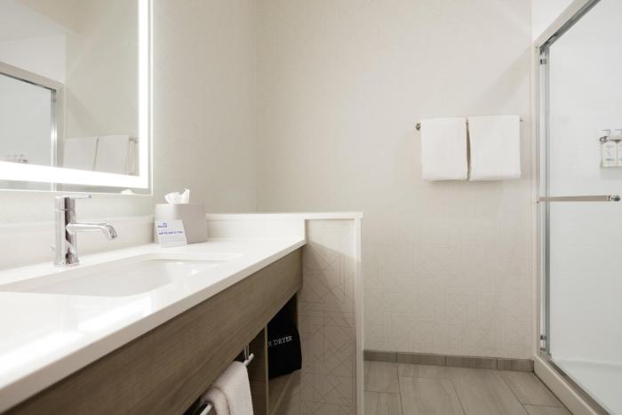 holiday inn express and suites del rio by ihg