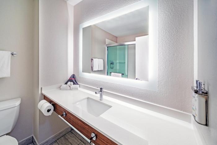holiday inn express and suites del rio by ihg