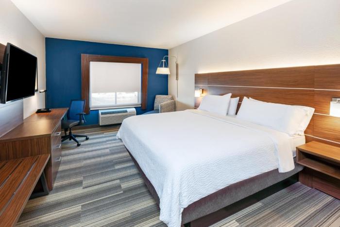 holiday inn express and suites del rio by ihg