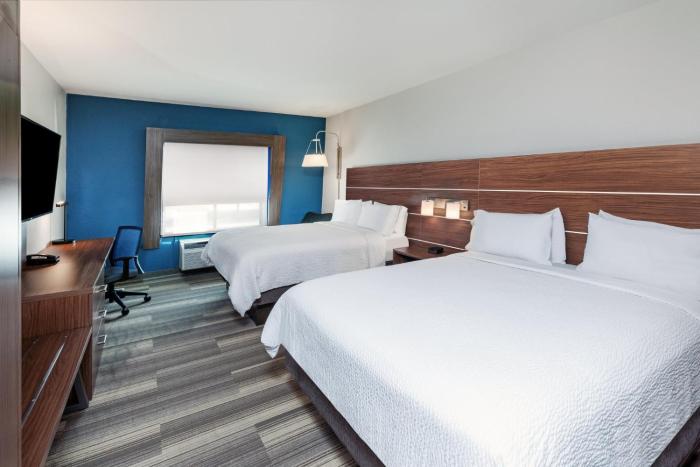 holiday inn express and suites del rio by ihg