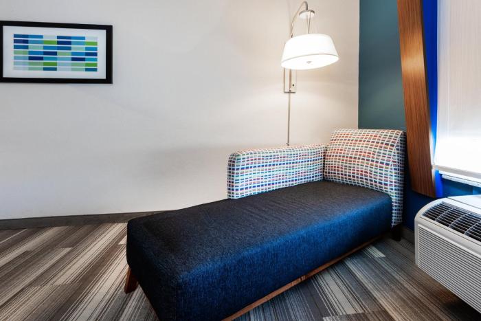 holiday inn express and suites del rio by ihg