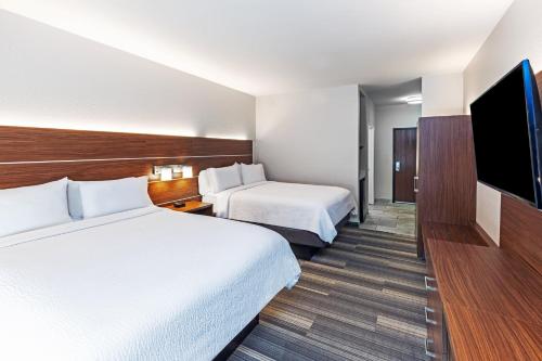 holiday inn express and suites del rio by ihg