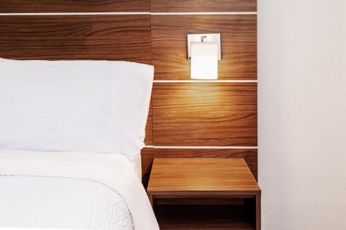 holiday inn express and suites del rio by ihg