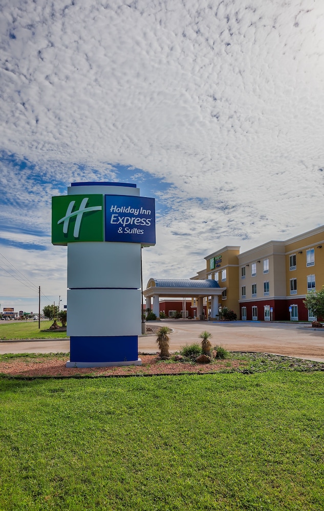 holiday inn express and suites alpine southeast by ihg