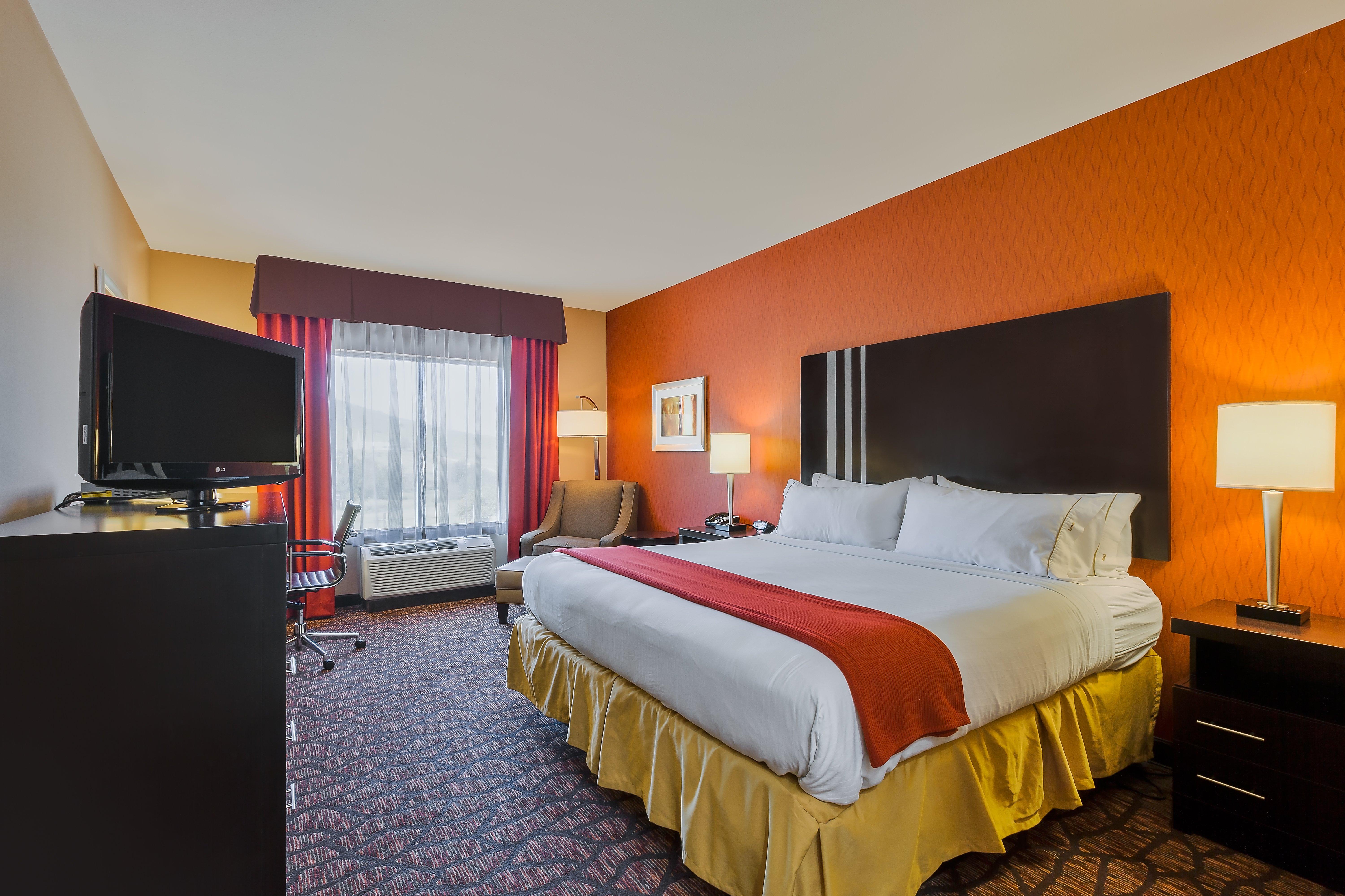 holiday inn express and suites alpine southeast by ihg