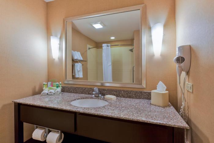 holiday inn express and suites alpine southeast by ihg