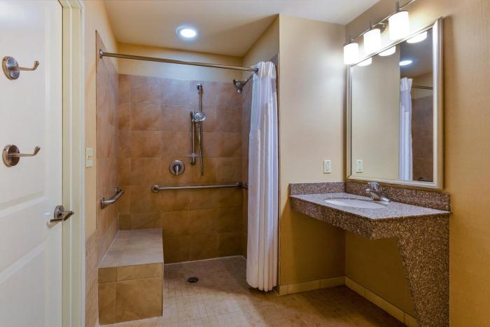 holiday inn express and suites alpine southeast by ihg