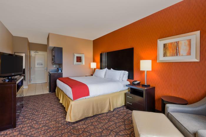 holiday inn express and suites alpine southeast by ihg