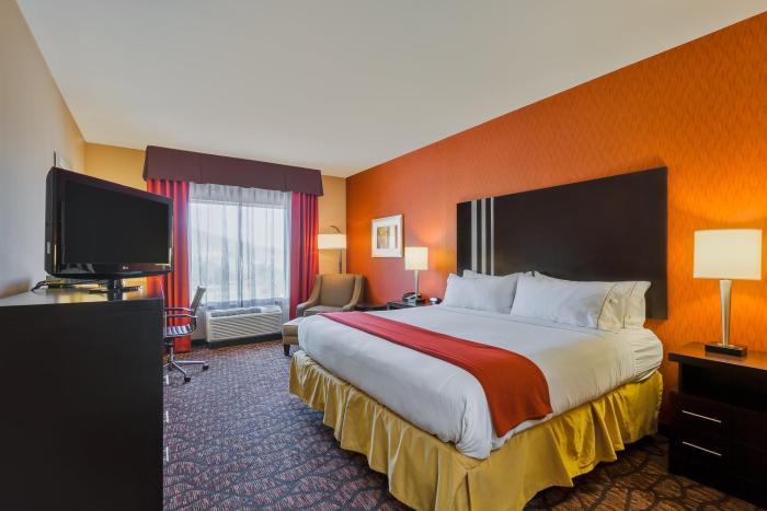 holiday inn express and suites alpine southeast by ihg