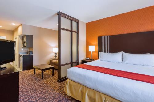 holiday inn express and suites alpine southeast by ihg