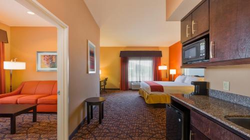 holiday inn express and suites alpine southeast by ihg