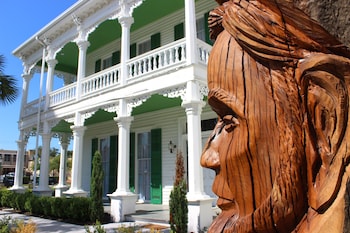 The George Manor,,4 star