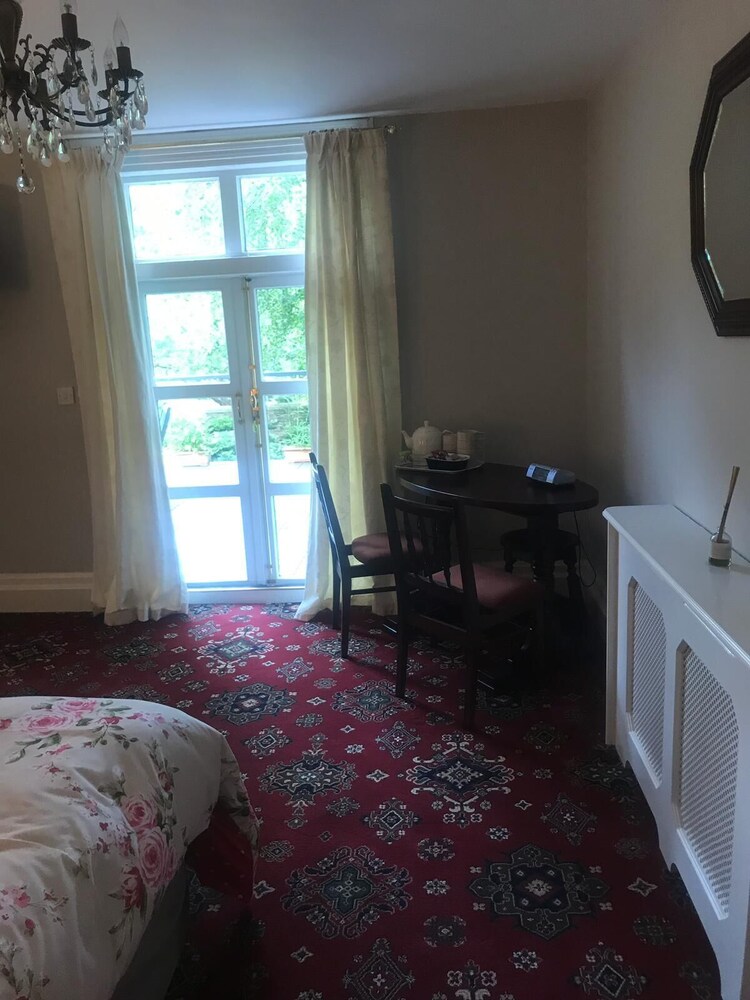 beautiful garden double room with private access