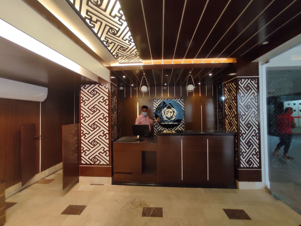 hotel the grand hyatt