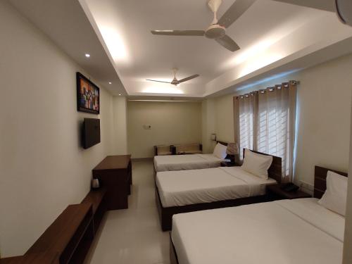 hotel the grand hyatt