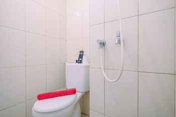 simply good studio room at springlake summarecon apartment