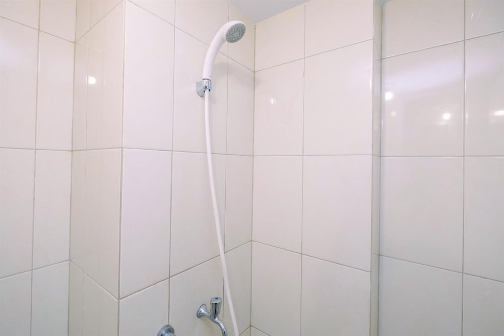 simply good studio room at springlake summarecon apartment