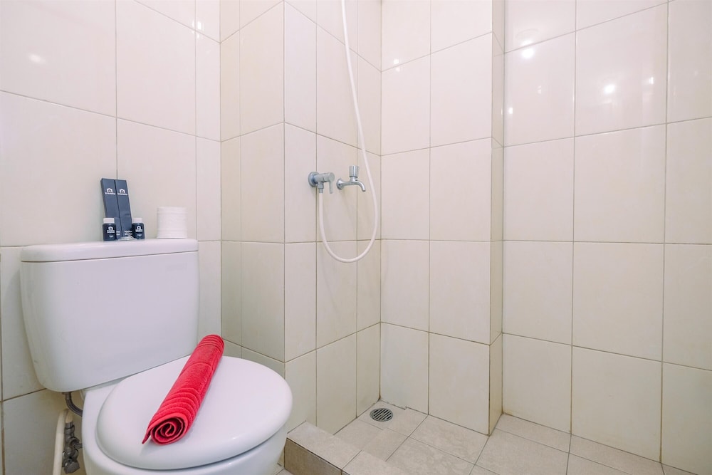 simply good studio room at springlake summarecon apartment