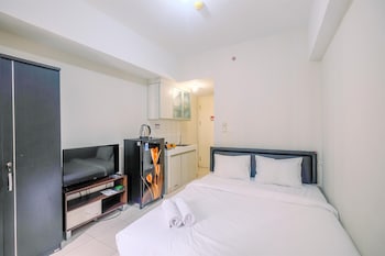 simply good studio room at springlake summarecon apartment