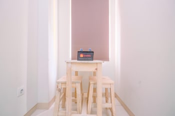 simply good studio room at springlake summarecon apartment