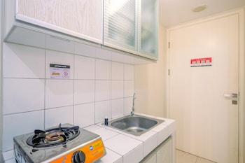 simply good studio room at springlake summarecon apartment