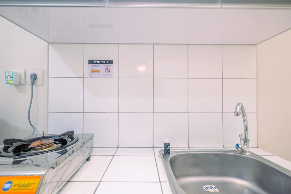 simply good studio room at springlake summarecon apartment