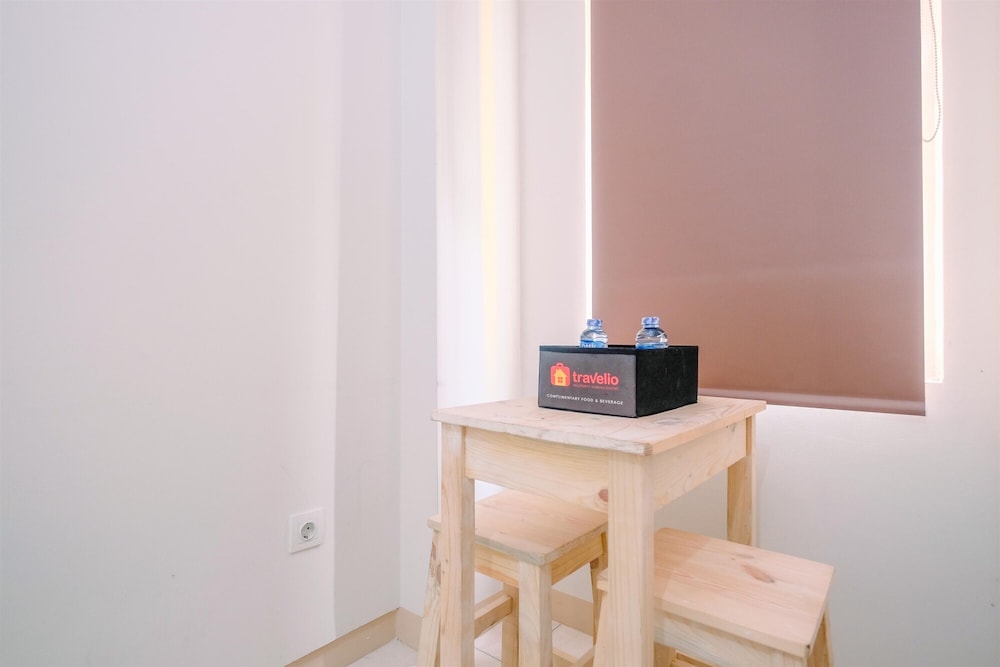 simply good studio room at springlake summarecon apartment