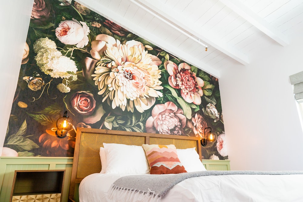 fleur noire hotel