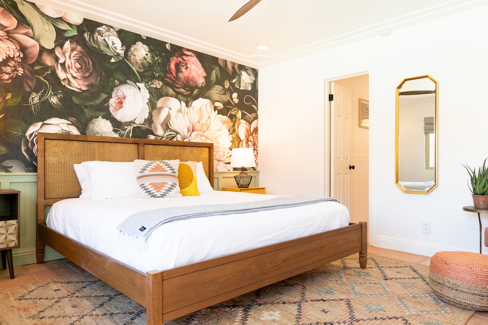 fleur noire hotel