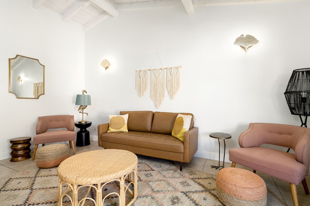 fleur noire hotel