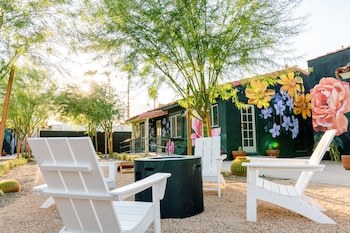 fleur noire hotel
