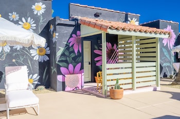 fleur noire hotel