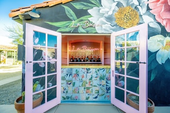 fleur noire hotel