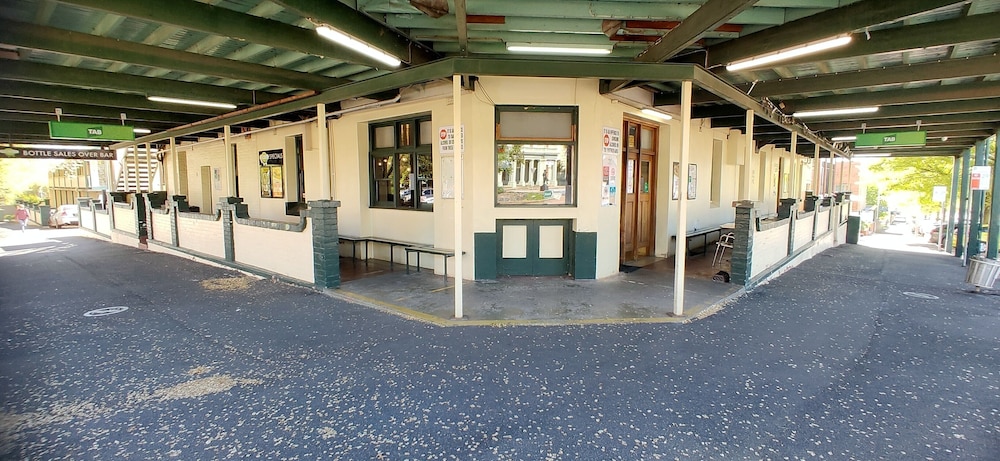 metropolitan hotel orange