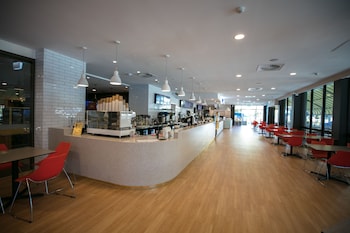 paradise resort gold coast