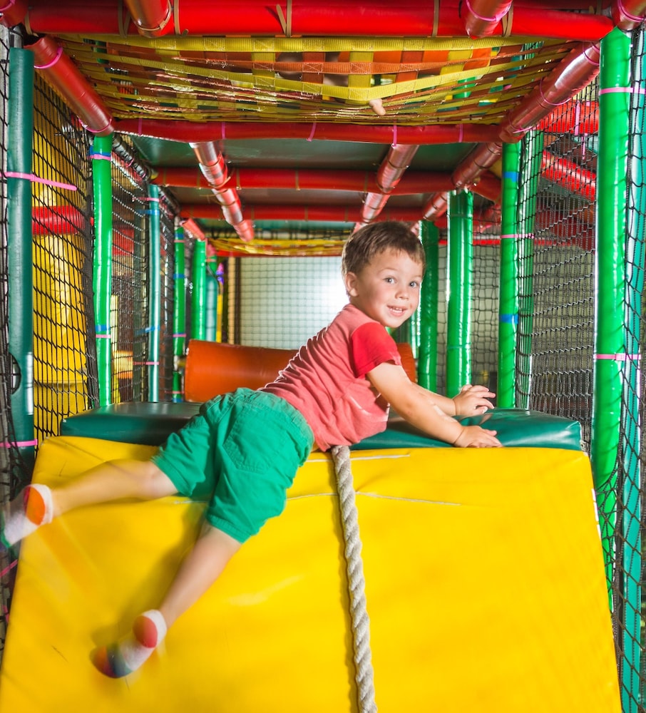 paradise resort gold coast