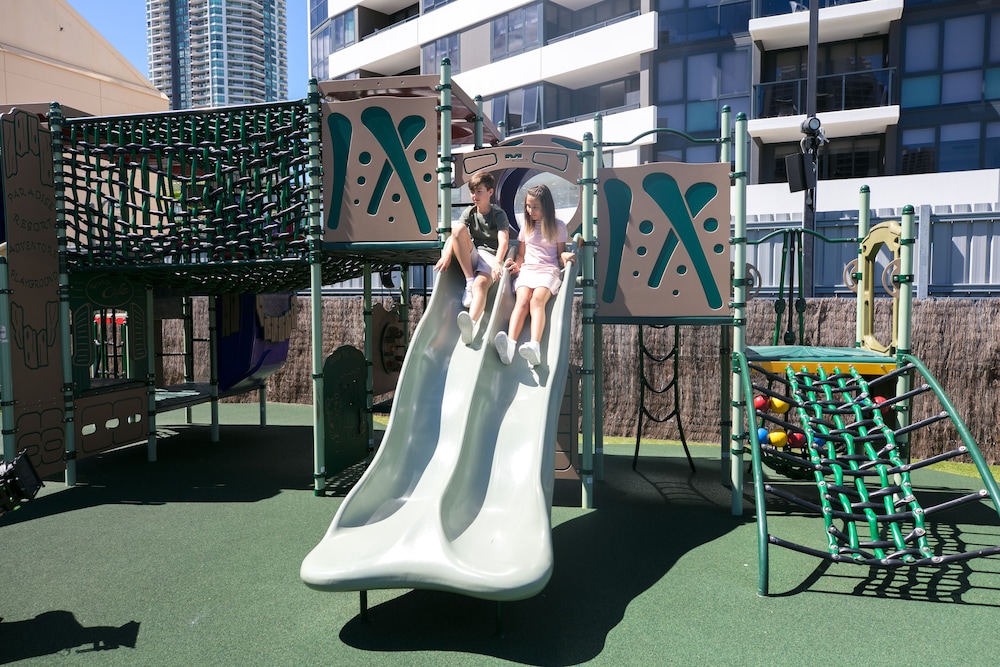 paradise resort gold coast