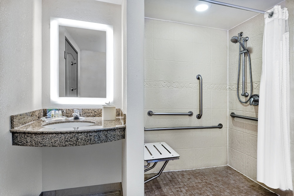 holiday inn and suites college station aggieland by ihg