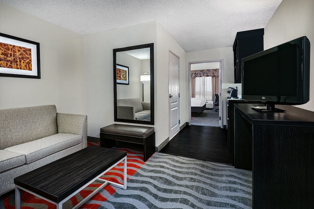 holiday inn and suites college station aggieland by ihg