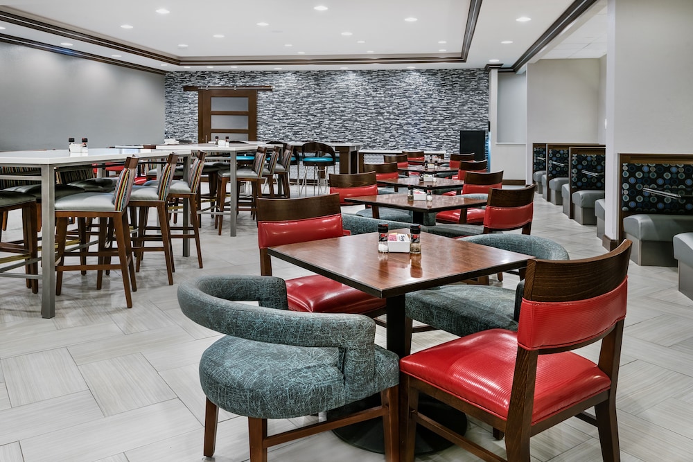 holiday inn and suites college station aggieland by ihg