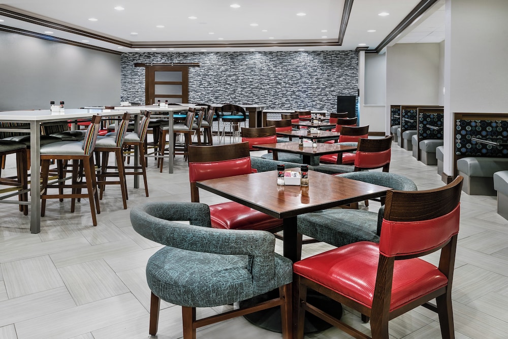 holiday inn and suites college station aggieland by ihg