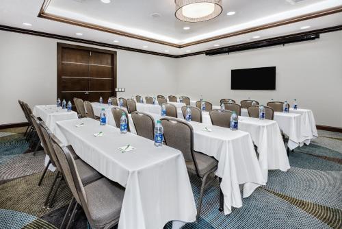 holiday inn and suites college station aggieland by ihg