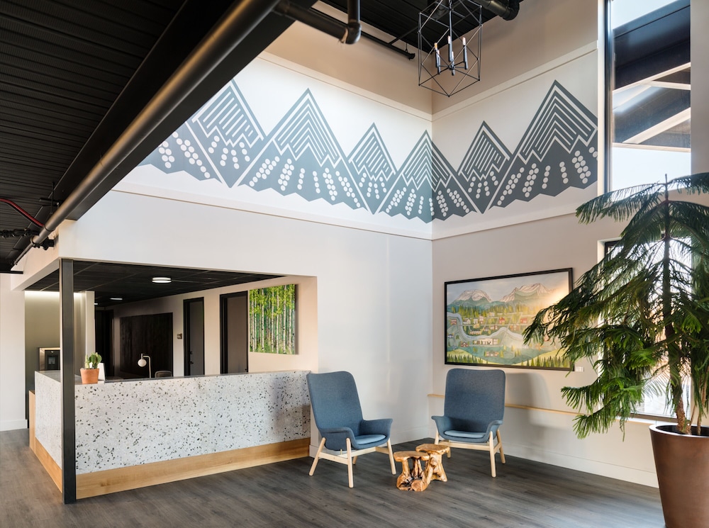 the block hotel and commons