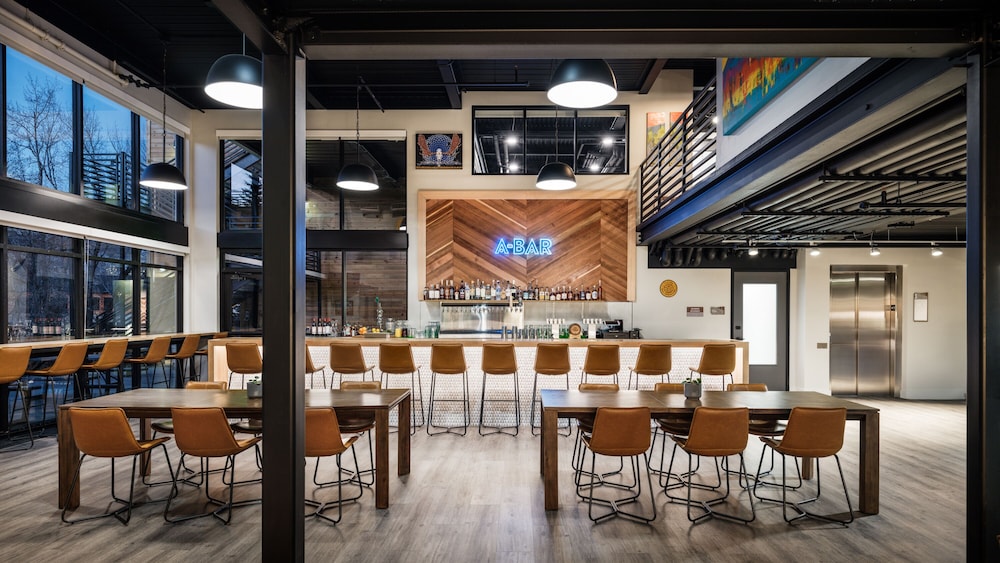 the block hotel and commons