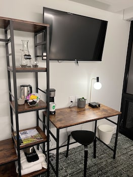 the block hotel and commons