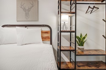 the block hotel and commons