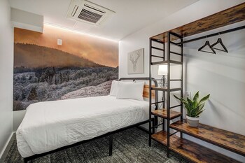 the block hotel and commons