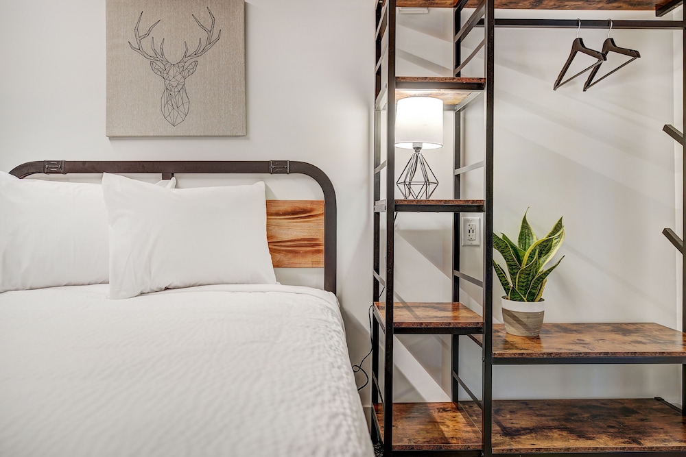 the block hotel and commons